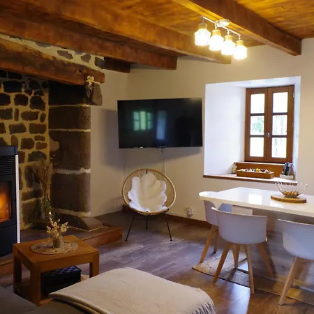 Maison Auvergnate - Buron Casa de Férias *